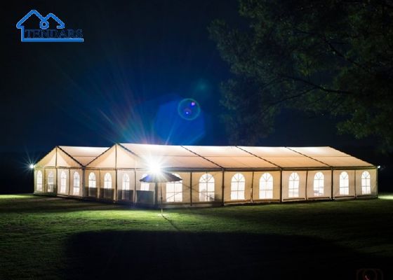 Op maat gemaakte A Shape Outdoor Banquet Tent Aluminium feest tenten met zijwanden Outdoor feest tenten te koop
