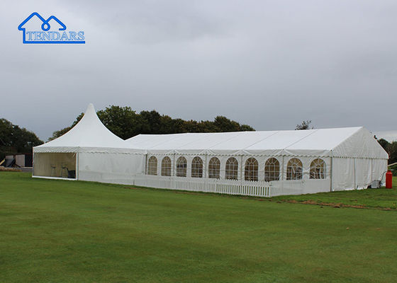 Clear-Span Family Party Marquee Tents Versterkt legeringsframe Brandbestendige PVC Uitgebreide luifelstructuur