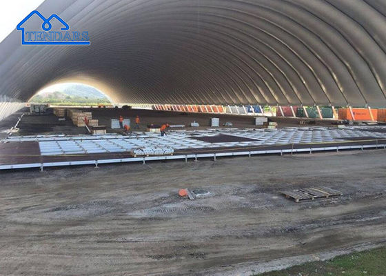 Op maat gemaakte basketbalbaan Canopy tent voor sportevenementen Wit dak veelhoekige tent