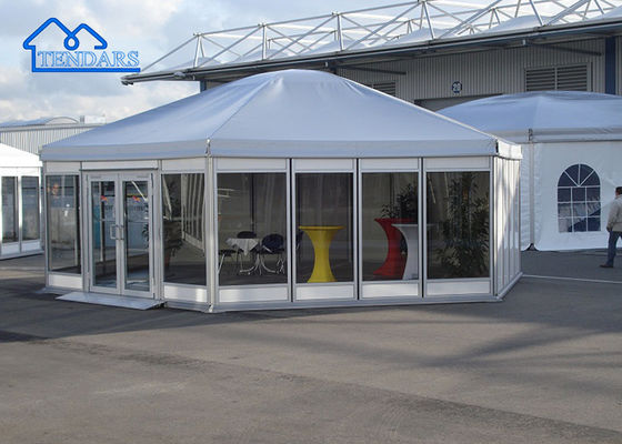 Gepersonaliseerde zeshoekige pagode tent met glazen muur glazen deur voering vloer