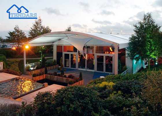 Gepersonaliseerde grootte, waterdicht UV-bestand Branddicht Aluminium Frame Arcums Tenten Voor Event Tent Outdoor