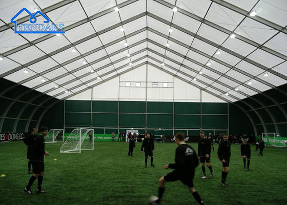Custom Indoor Sports Hall Tent Gekrompen vorm Voor voetbal Voetbalveld Canopy Voor sportevenementen