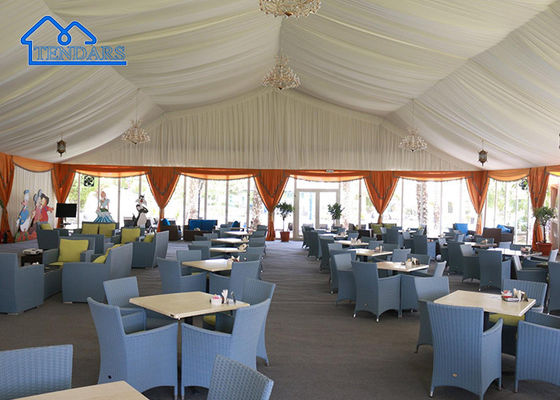 Op maat wit, alle kleuren zijn beschikbaar, luxe decoratie aluminium trouwfeest tent met tafels en stoelen