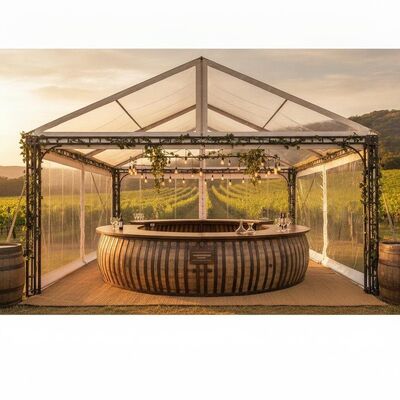Graamparty Marquee Tent met geïntegreerde proeverij Counter Rustieke vat Staaf Esthetische en heldere wijngaard View PVC panelen