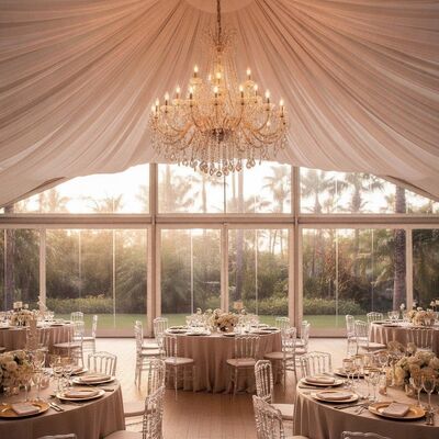 Vietnam Premium Luxe Bruiloft Feesttent Tent Met Heldere Raamwanden Binnenvoering Kroonluchter Klaar